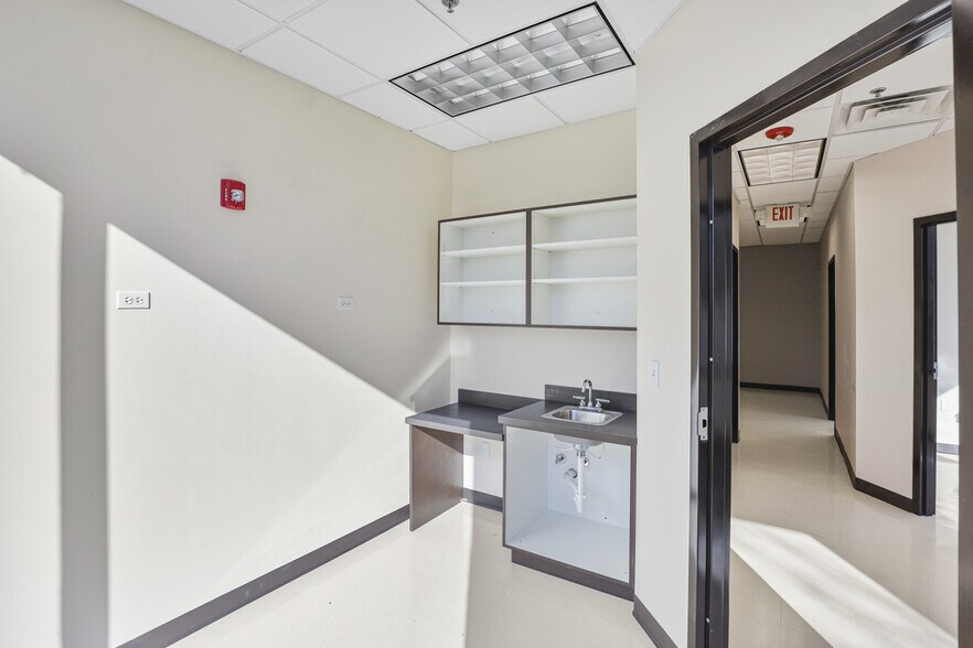 More Photos Of 14489 John Humphrey Dr, Orland Park Medical For Sale