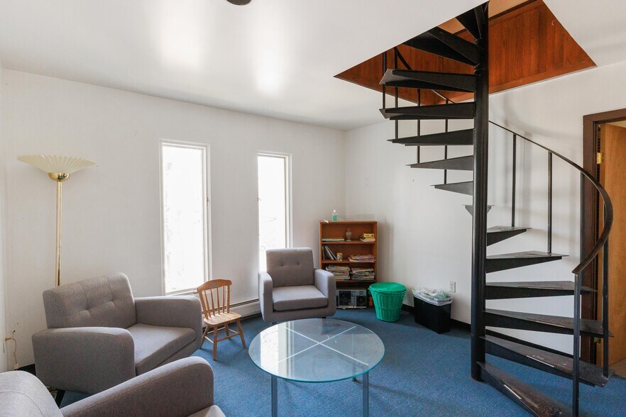 More Photos Of 5138 Shelburne Rd, Shelburne Office For Sale