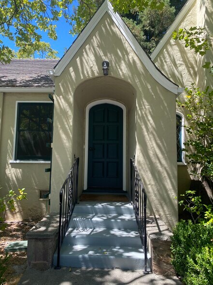 More Photos Of 1505 Main St, Saint Helena Office For Lease