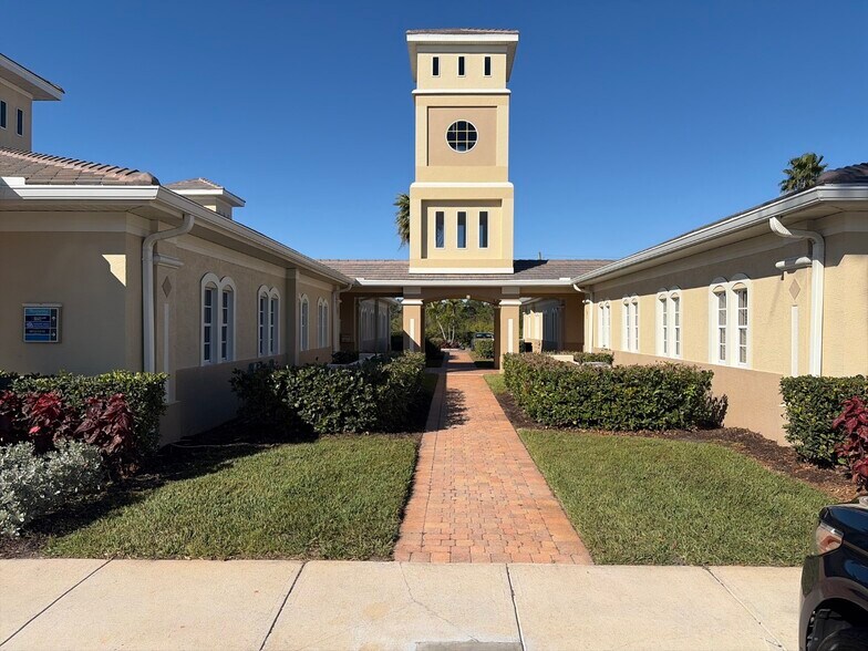 More Photos Of 1504 Kings Hwy, Port Charlotte Unknown For Lease