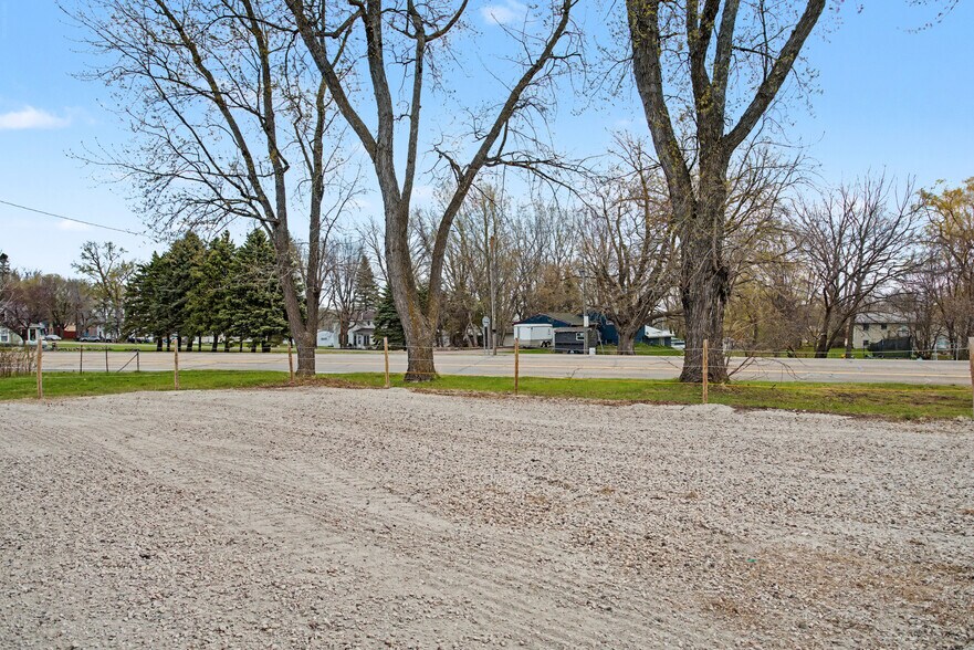 More Photos Of 7540 5th St, New Auburn Bar For Sale
