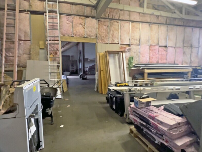 More Photos Of 2010 Schaper Ave, Erie Warehouse For Sale