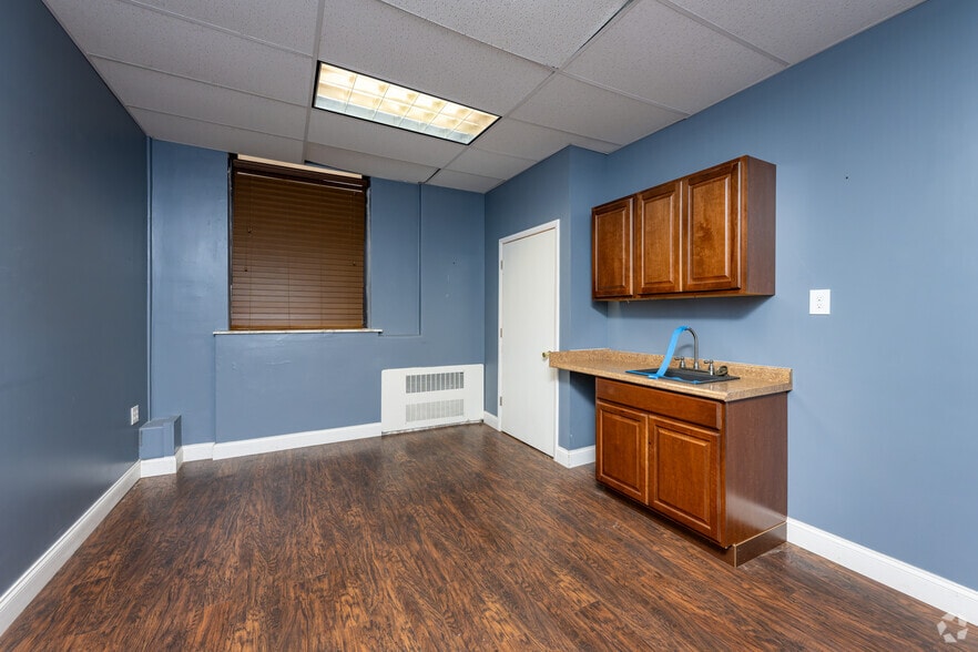 More Photos Of 1495 Lake Ave, Rochester Storefront Retail Office For Sale