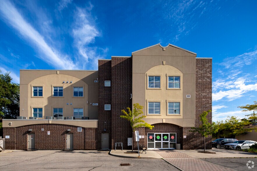 More Photos Of 165 Cross Ave, Oakville Office For Lease