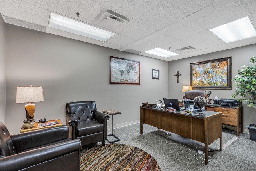 More Photos Of 1510 Stuart Rd, Cleveland Flex For Sale