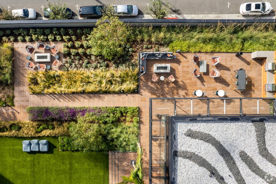 More Photos Of 300 24th St, Oakland Multifamily For Sale