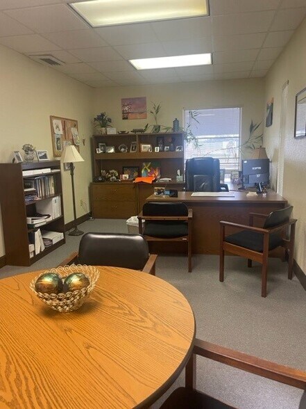More Photos Of 1815 Crystal Lake Dr, Lakeland Office For Lease