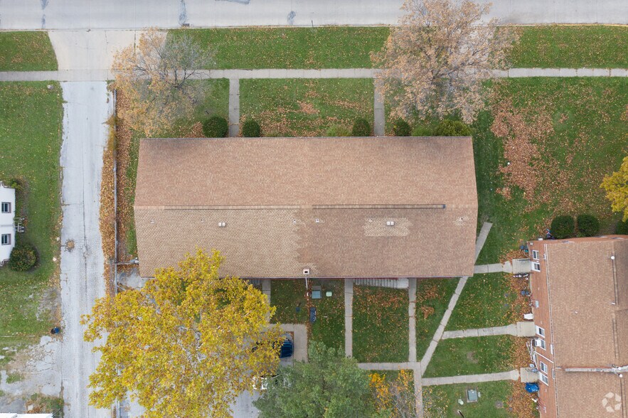 More Photos Of 1908 Camp St, Sandusky Apartments For Sale