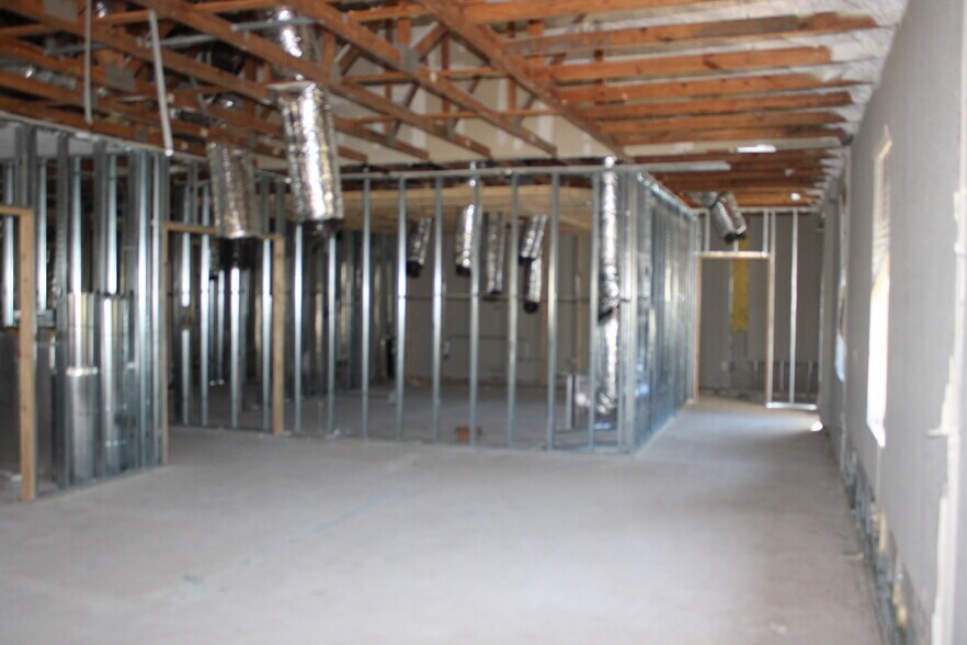 More Photos Of 8820 Belagio Dr, Trinity Office For Lease