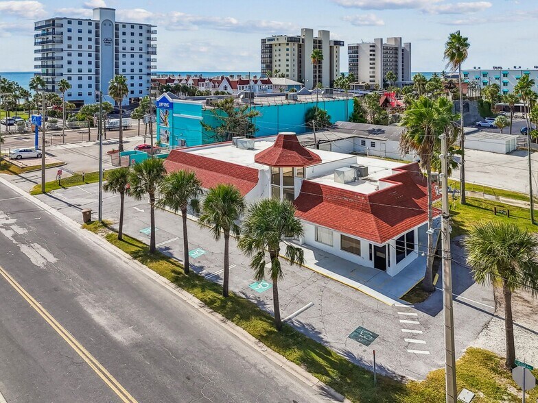 More Photos Of 50 153rd Ave, Madeira Beach Freestanding For Sale