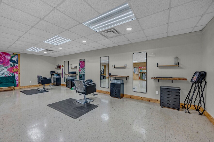 More Photos Of 38178 Us Highway 231, Ashville Freestanding For Sale