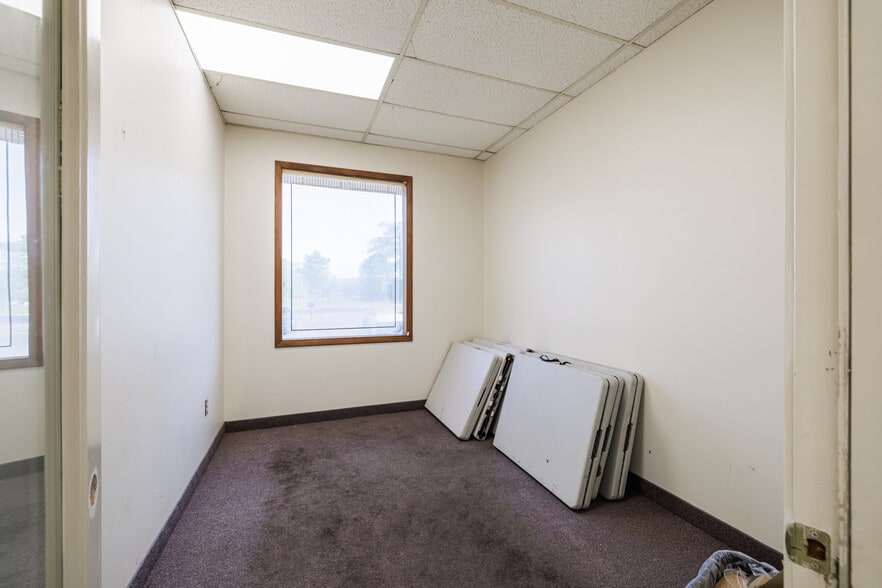 More Photos Of 100 Pixley Industrial Pky, Rochester Manufacturing For Sale