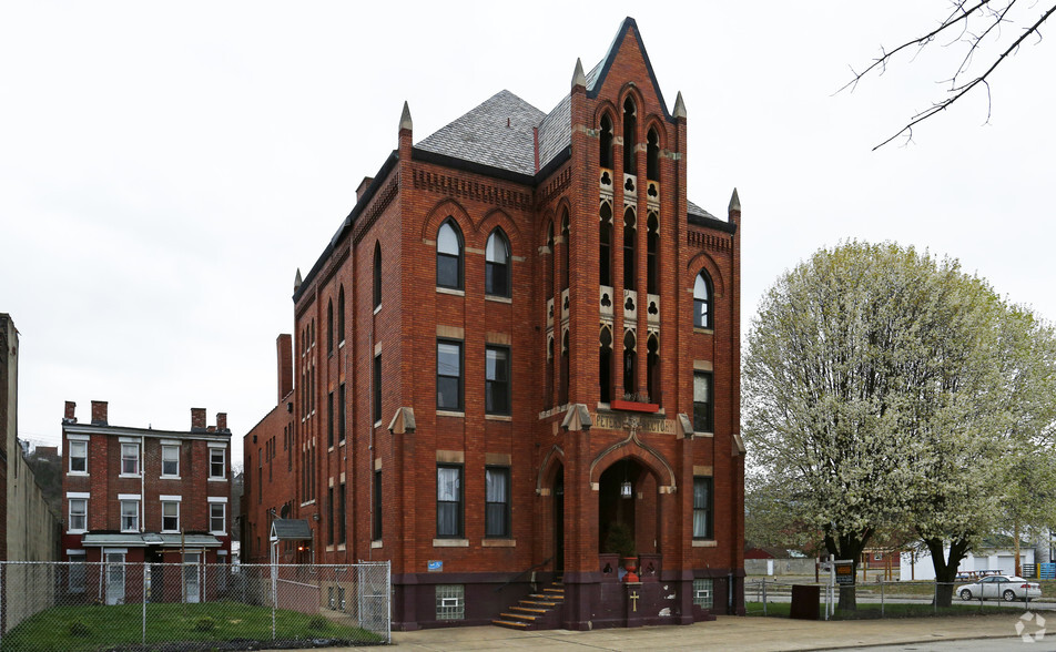 Primary Photo Of 704 Market St, Mckeesport Specialty For Sale