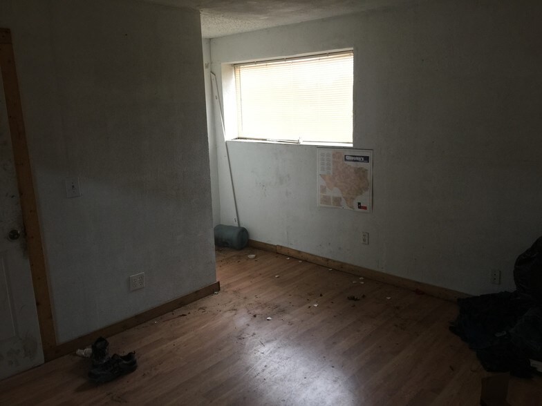 More Photos Of 2895 E US Highway 80, Abilene Warehouse For Lease