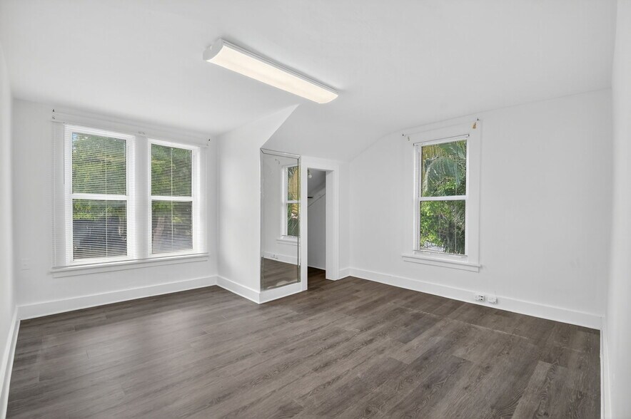 More Photos Of 220 SW 16th St, Dania Beach Office For Lease