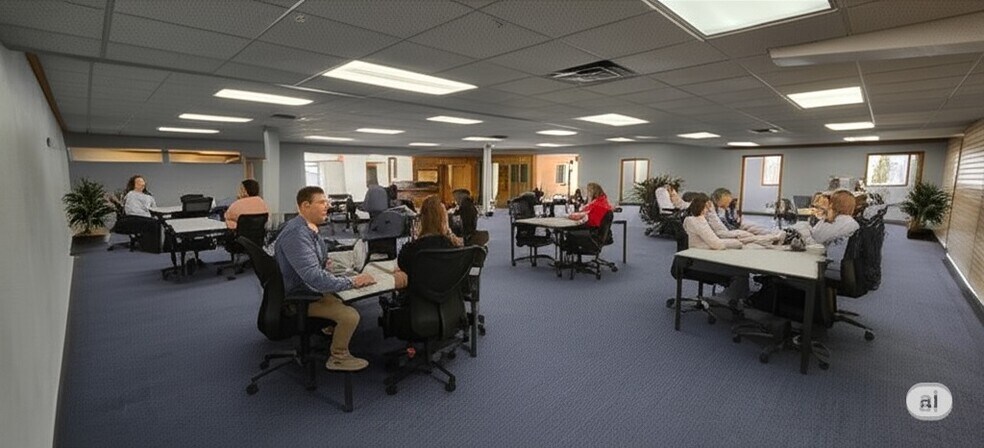 More Photos Of 223 N Seymour St, Fond Du Lac Manufacturing For Lease