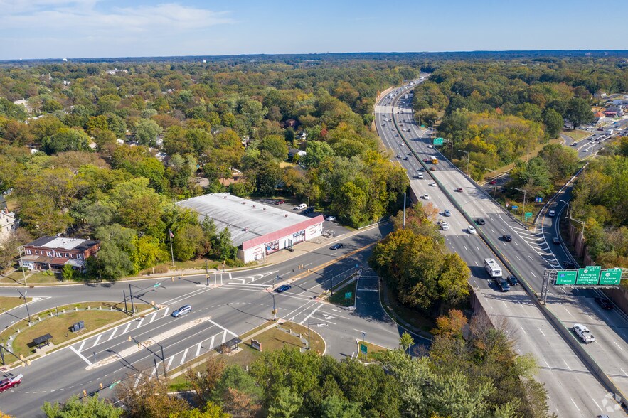 More Photos Of 1 White Horse Pike, Barrington Showroom For Sale