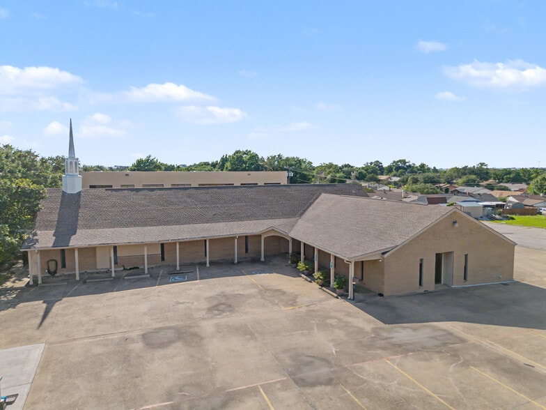 More Photos Of 2111 Skyline Dr, Mesquite Religious Facility For Sale