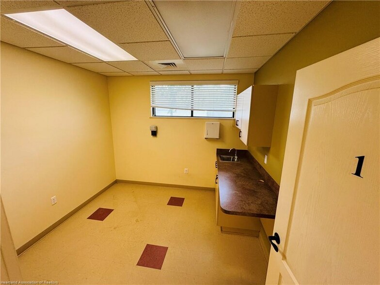 More Photos Of 2237 US Highway 27 S, Sebring Medical For Sale