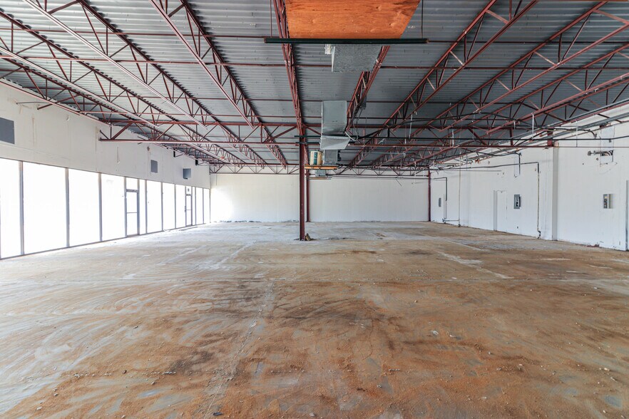 More Photos Of 2301 Central Dr, Bedford Unknown For Lease