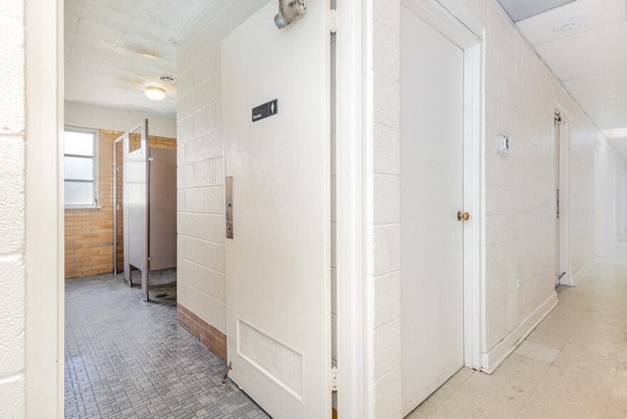More Photos Of 420 Paul St, Rocky Mount Specialty For Lease