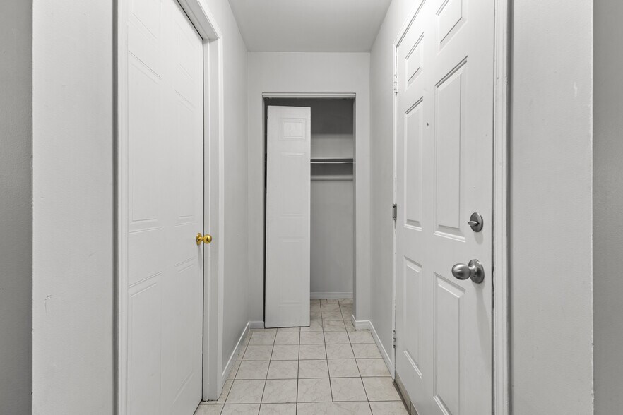 More Photos Of 2012-2014 Rue Fournier, Saint-Jérôme Apartments For Sale