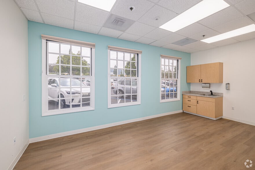 More Photos Of 11770 Bernardo Plaza Ct, San Diego Medical For Sale
