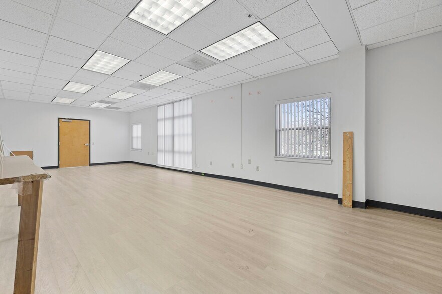 More Photos Of 4240 S Lees Summit Rd, Independence Office For Lease