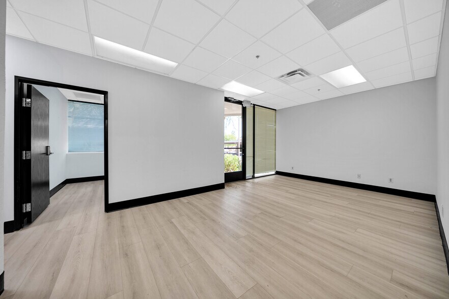 More Photos Of 4045 E Union Hills Dr, Phoenix Medical For Sale