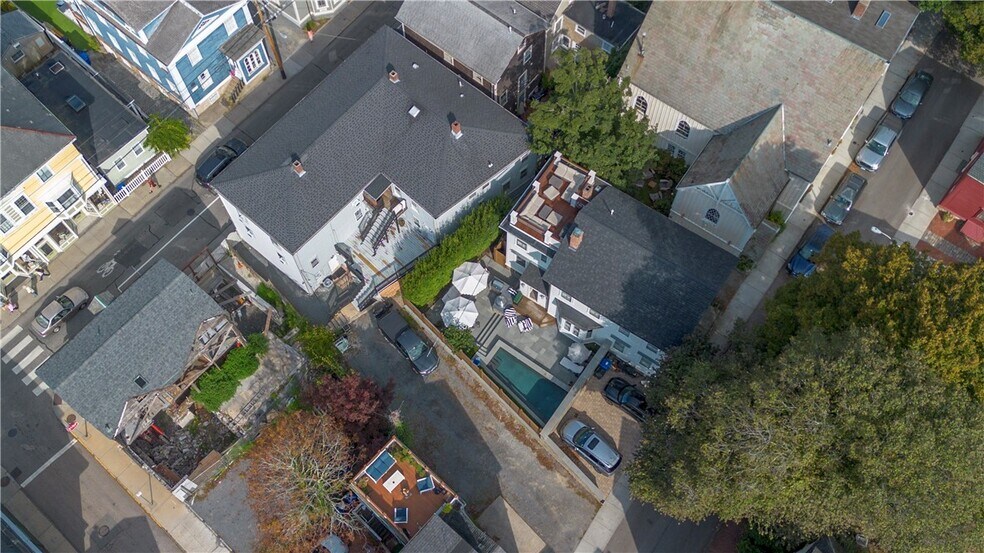 More Photos Of 130-132 Spring St, Newport Apartments For Sale