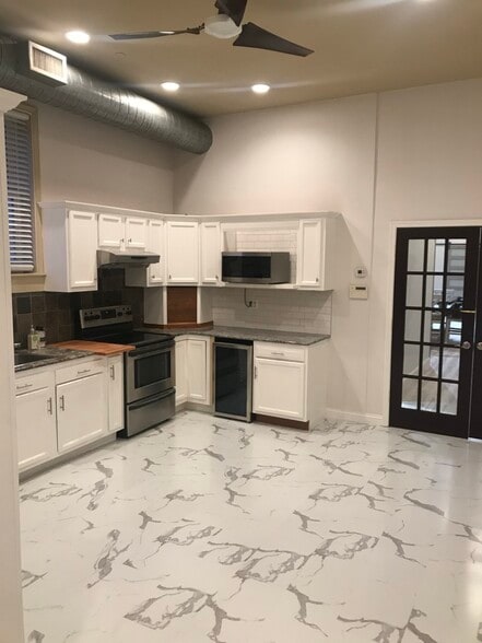 More Photos Of 809 N 2nd St, Philadelphia Storefront Retail Office For Sale