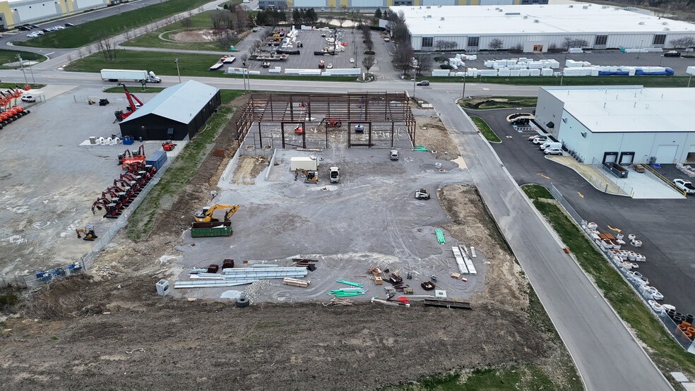 More Photos Of 9381 Seward Rd, Fairfield Warehouse For Lease