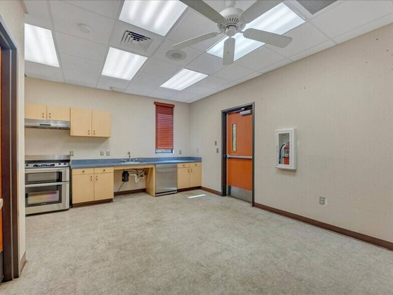 More Photos Of 1225 N Mound St, Nacogdoches Skilled Nursing Facility For Sale