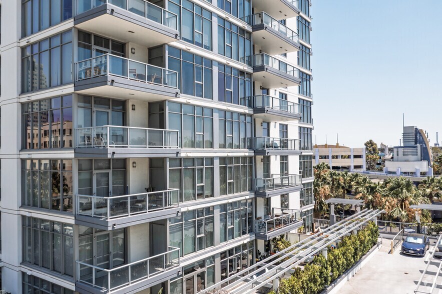 More Photos Of 400 W Ocean Blvd, Long Beach Apartments For Lease