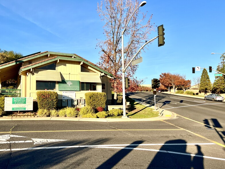 Primary Photo Of 800 Delnero Dr, Sonora Medical For Sale