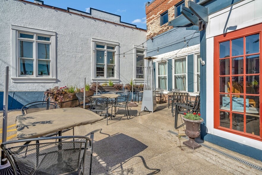 More Photos Of 1017 Woodland St, Nashville Freestanding For Sale