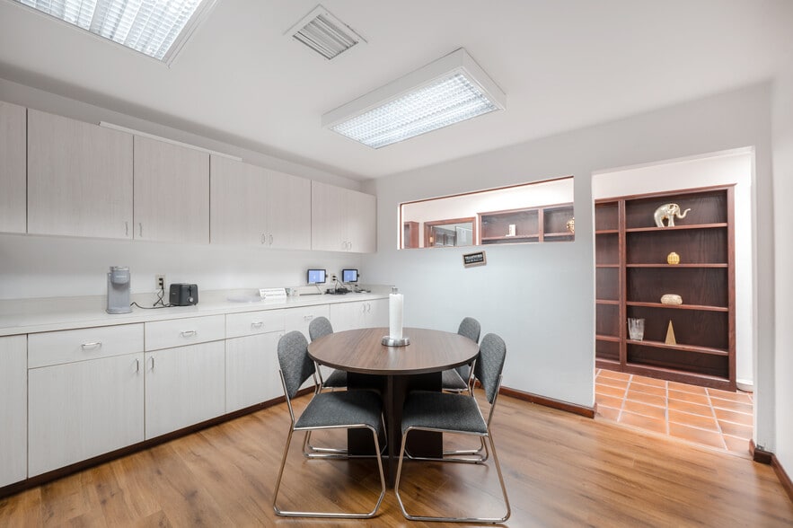 More Photos Of 635 W Foothill Blvd, Monrovia Loft Creative Space For Sale