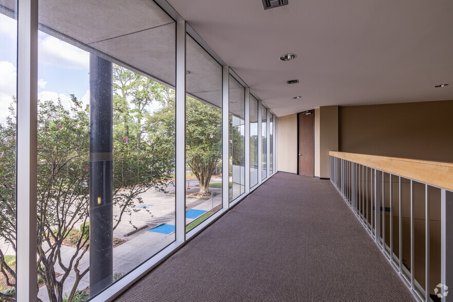 More Photos Of 14425 Torrey Chase Blvd, Houston Office For Lease