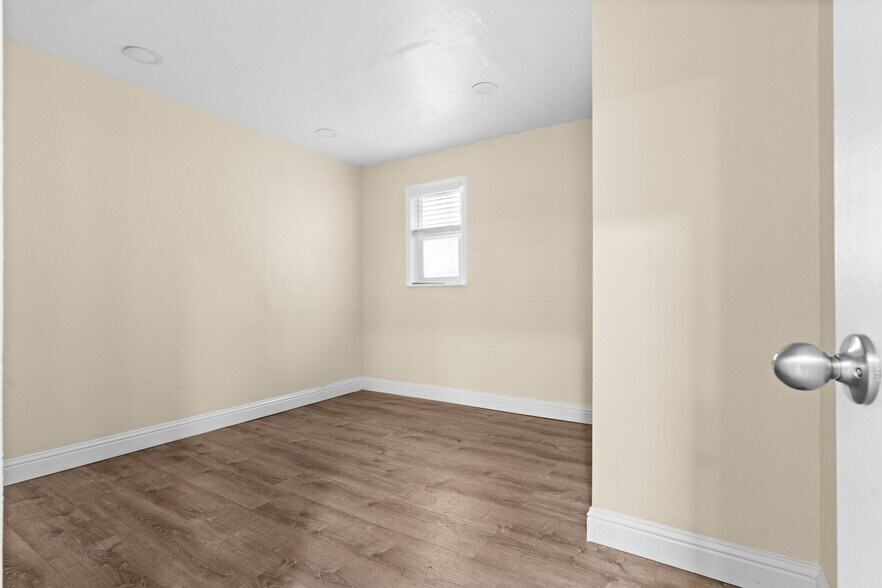 More Photos Of 1630 35th Ave, Oakland Apartments For Sale