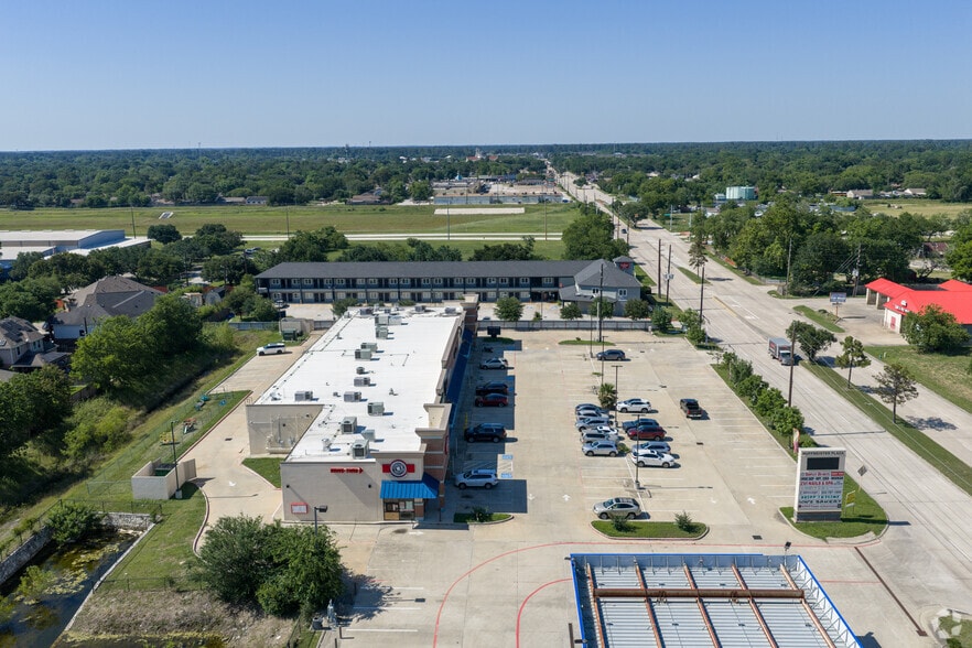 More Photos Of 10807 Huffmeister Rd, Houston Storefront Retail Office For Lease
