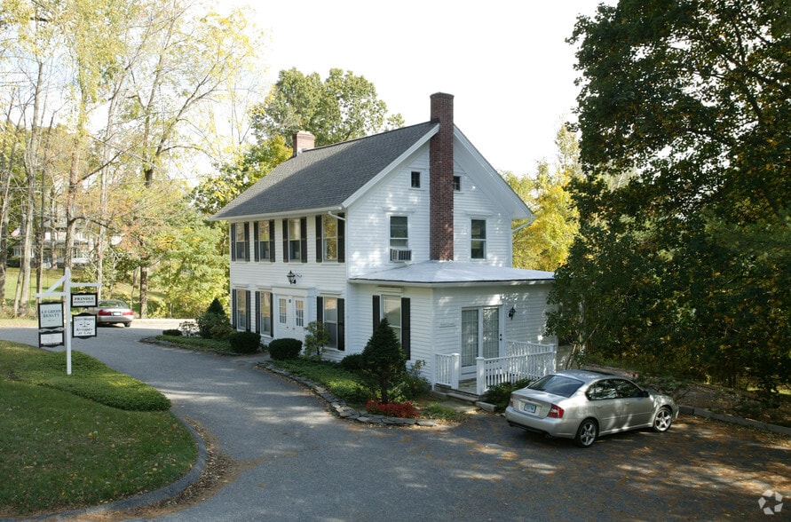 More Photos Of 184 Main St, Salisbury Office For Sale