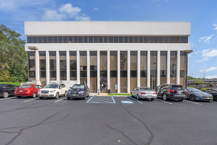More Photos Of 75 Lincoln Hwy, Iselin Medical For Lease