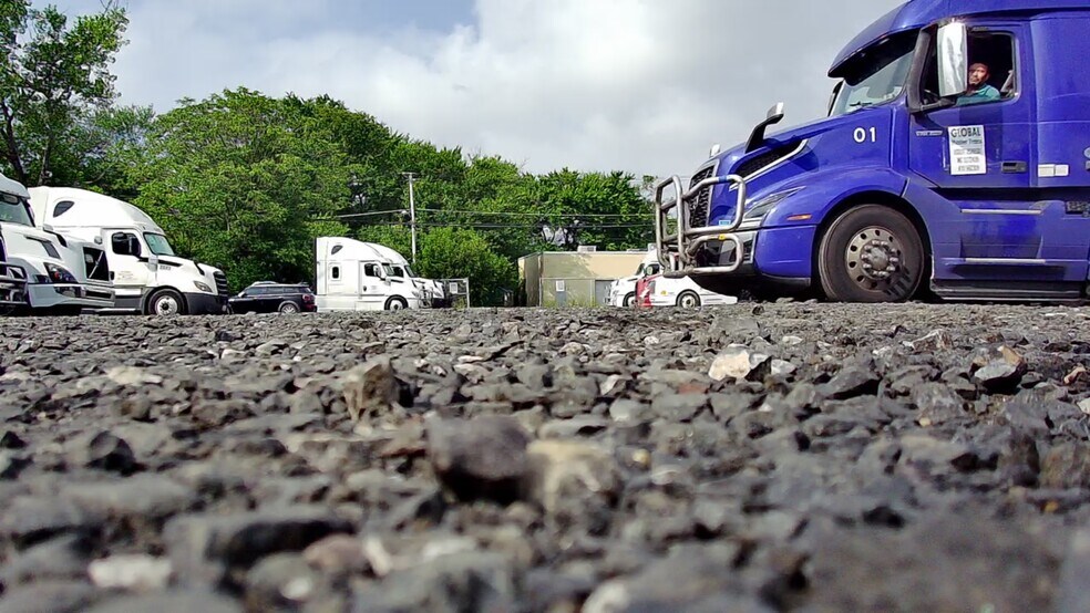 More Photos Of 2067 Bennett, Philadelphia Land For Lease