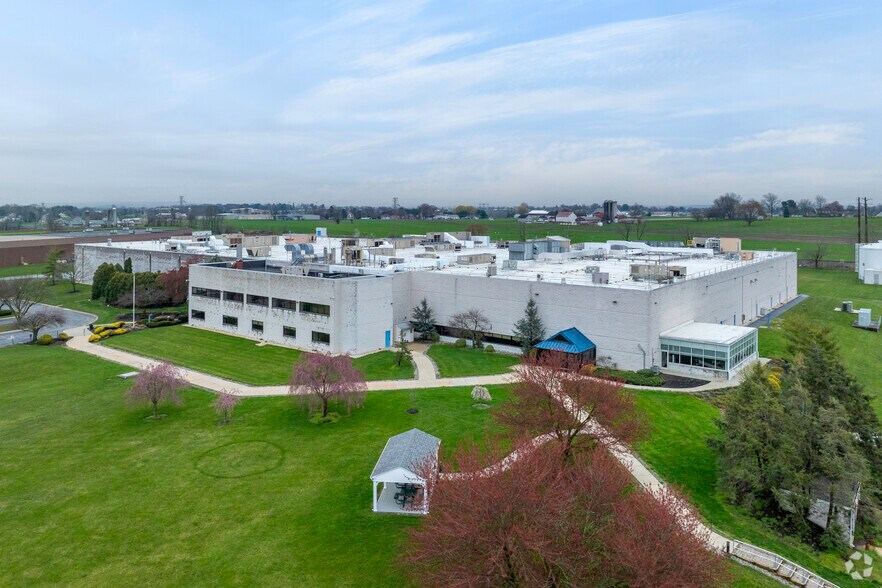 More Photos Of 1838 Colonial Village Ln, Lancaster Warehouse For Lease