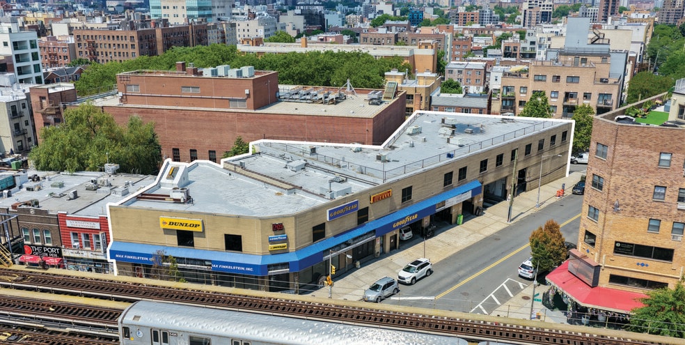 More Photos Of 30-02 Newton Ave, Astoria Warehouse For Sale