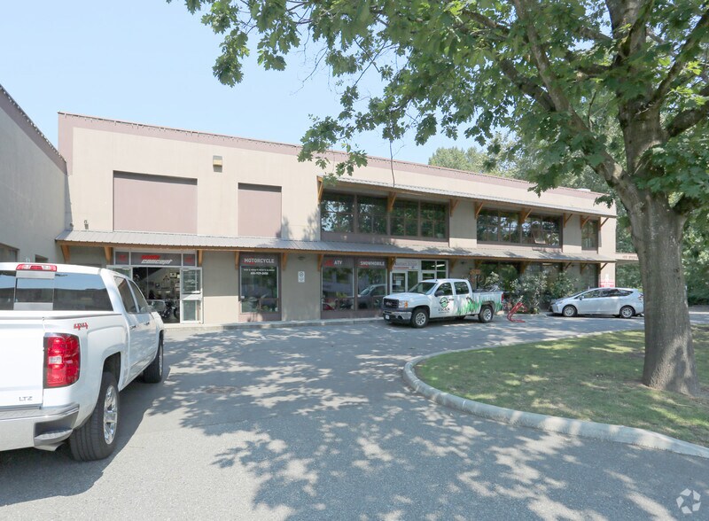 More Photos Of 400 Brooksbank Ave, North Vancouver Storefront Retail Office For Sale