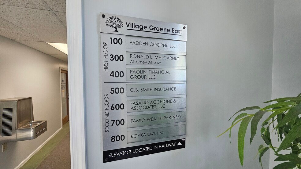 More Photos Of 152 Himmelien Rd, Medford Office For Sale