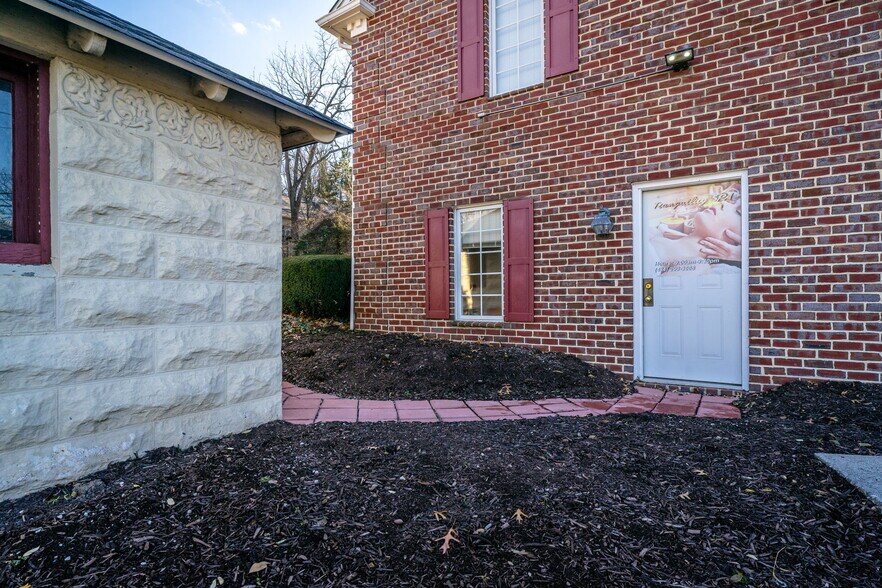 More Photos Of 413 N Coalter St, Staunton Office Residential For Lease