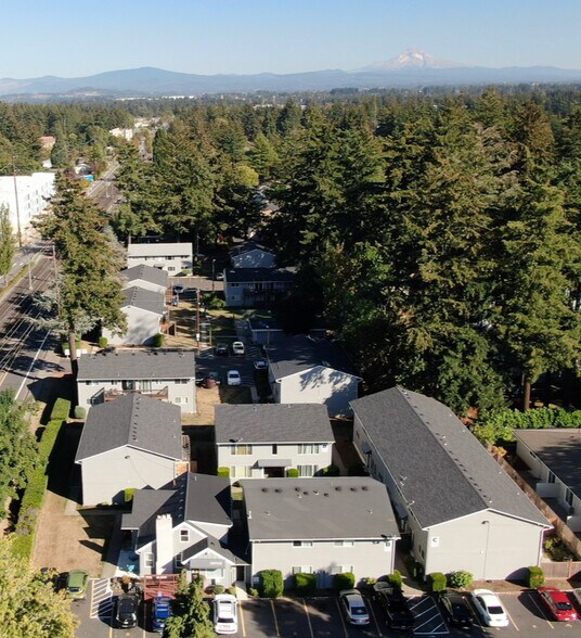 More Photos Of 16300-16400 E Burnside St, Gresham Apartments For Sale