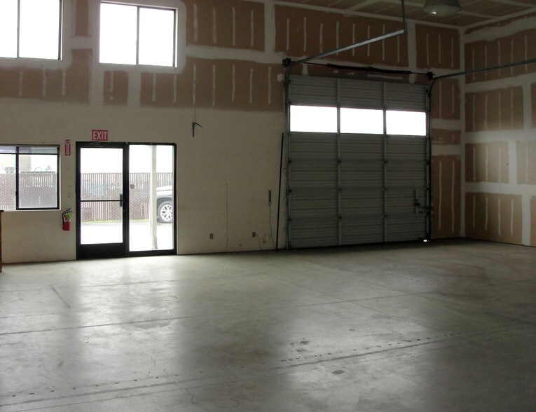More Photos Of 5670 W End Rd, Arcata Warehouse For Lease